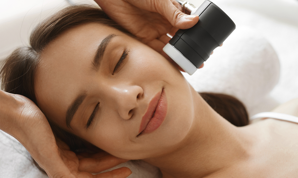 Beneficios del Análisis Facial Personalizado: Planes de tratamiento a medida para mejorar la salud y apariencia de la piel en la Clínica Lorents.