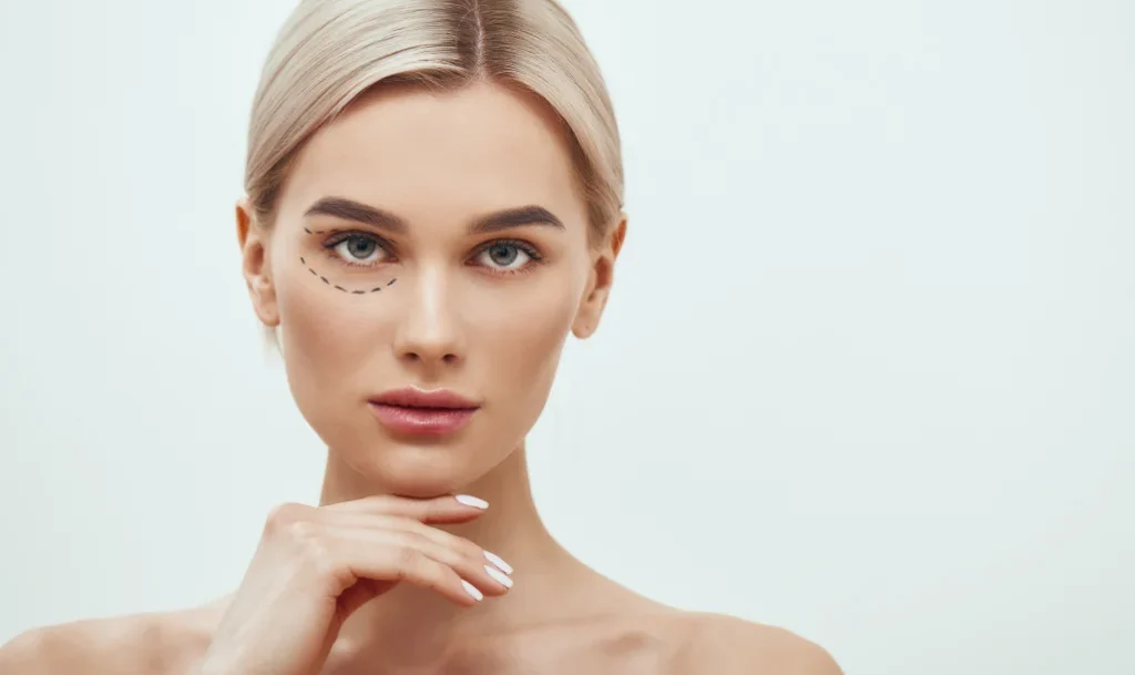 Tecnología láser de vanguardia para blefaroplastia en Clínica Lorents, Murcia.