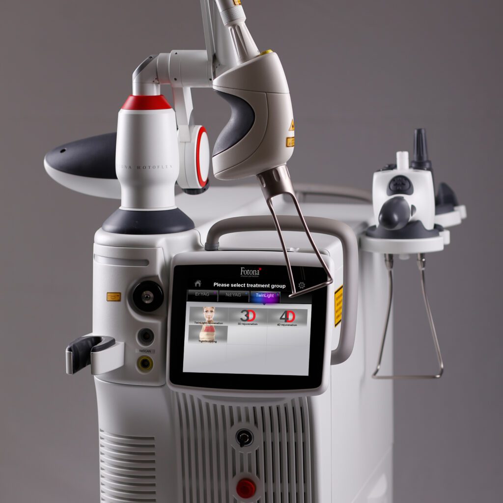 Equipo láser Fotona 4D de última generación en nuestra clínica de medicina estética en Murcia